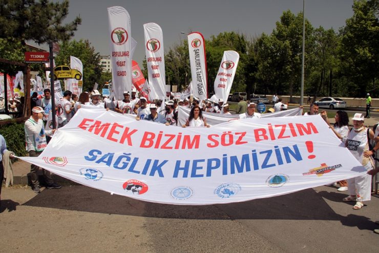 Binlerce Hekim Beyaz Miting’de