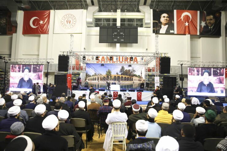Cübbeli Ahmet Hoca Şanlıurfa’da vatandaşlarla buluştu