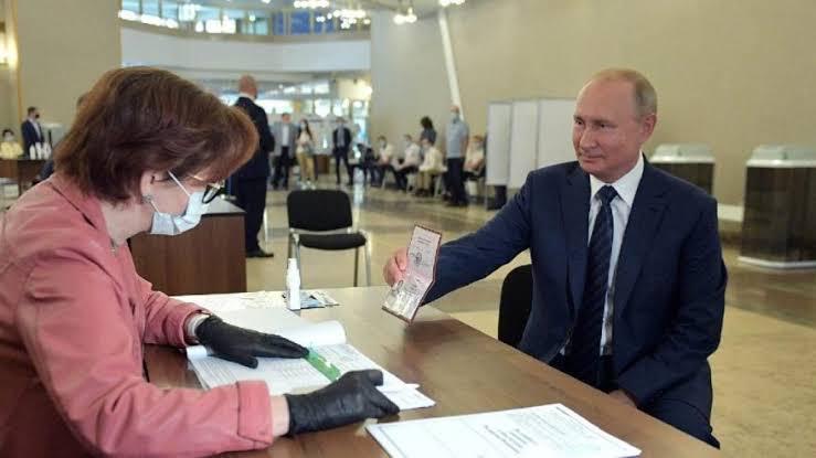 Rusya’da seçimlerin ikinci günü, 13 kişi gözaltında