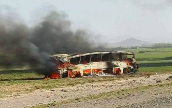 Afganistan’da otobüs tankerle çarpıştı: 21 ölü, 38 yaralı