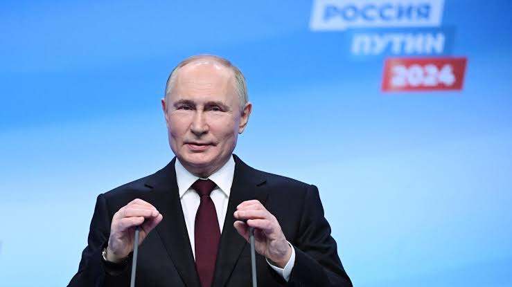 Putin beşinci kez Cumhurbaşkanı seçildi