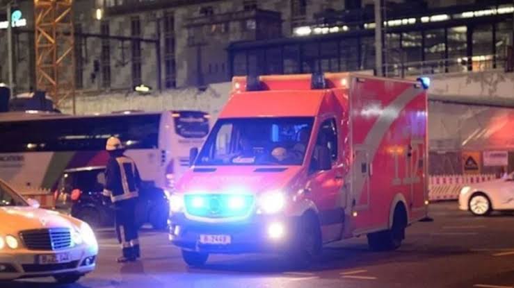 Almanya’da yolcu otobüsü devrildi: 5 ölü