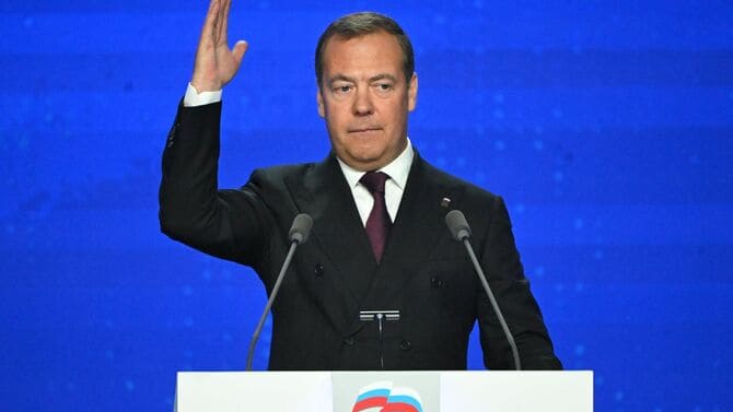 Medvedev, AB büyükelçilerinin sınır dışı edilmesi çağrısında bulundu
