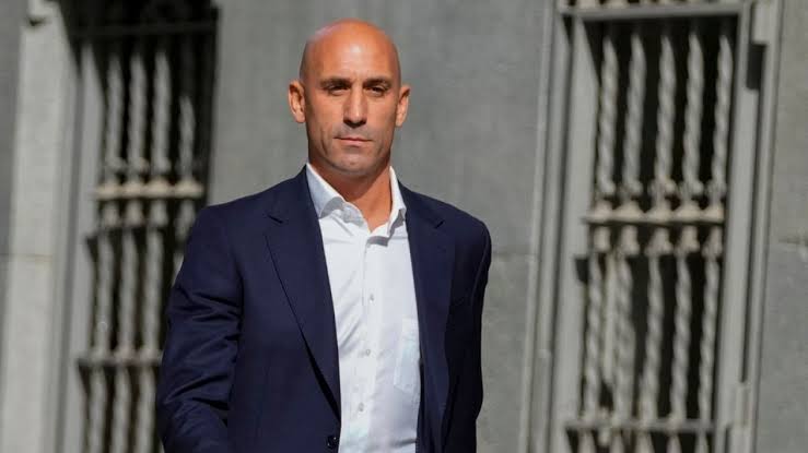 İspanya eski futbol şefi Luis Rubiales için 2,5 yıl hapis isteniyor
