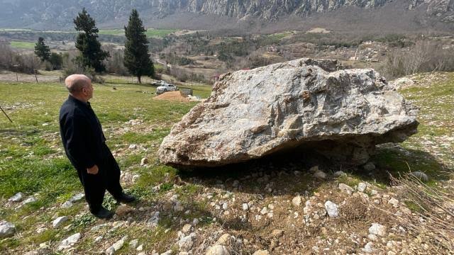 Andorra: Dağlardan düşen kaya evlere az kala durdu