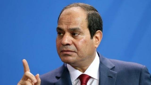 Mısır: Sisi, and içerek yeni görev dönemine başladı