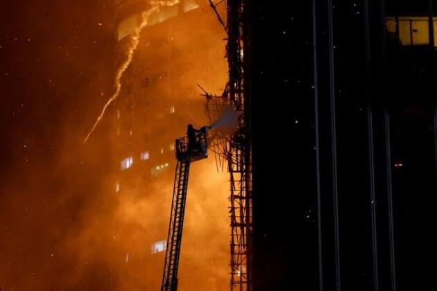 Hong Kong’da yangın: En az 5 ölü, 27 yaralı