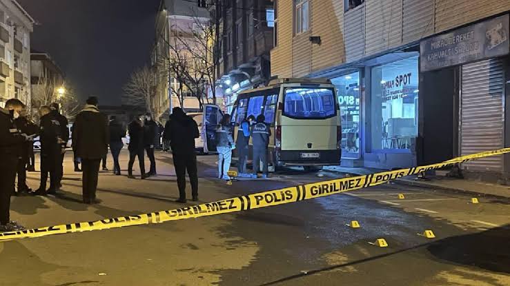 İstanbul’da silahlı saldırı: 1 ölü, 4 yaralı