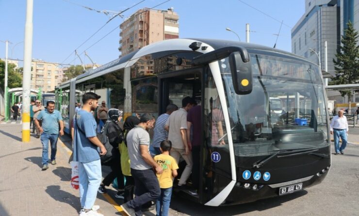 Trambüs Ulaşımı Rahatlatıyor