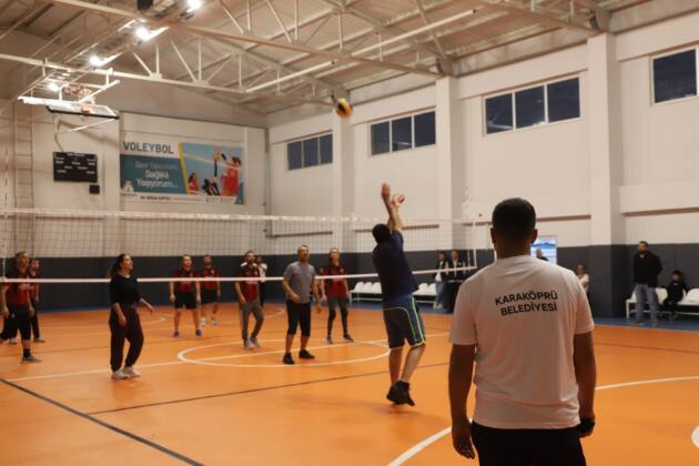 ÖĞRETMENLER ARASI VOLEYBOL TURNUVASI